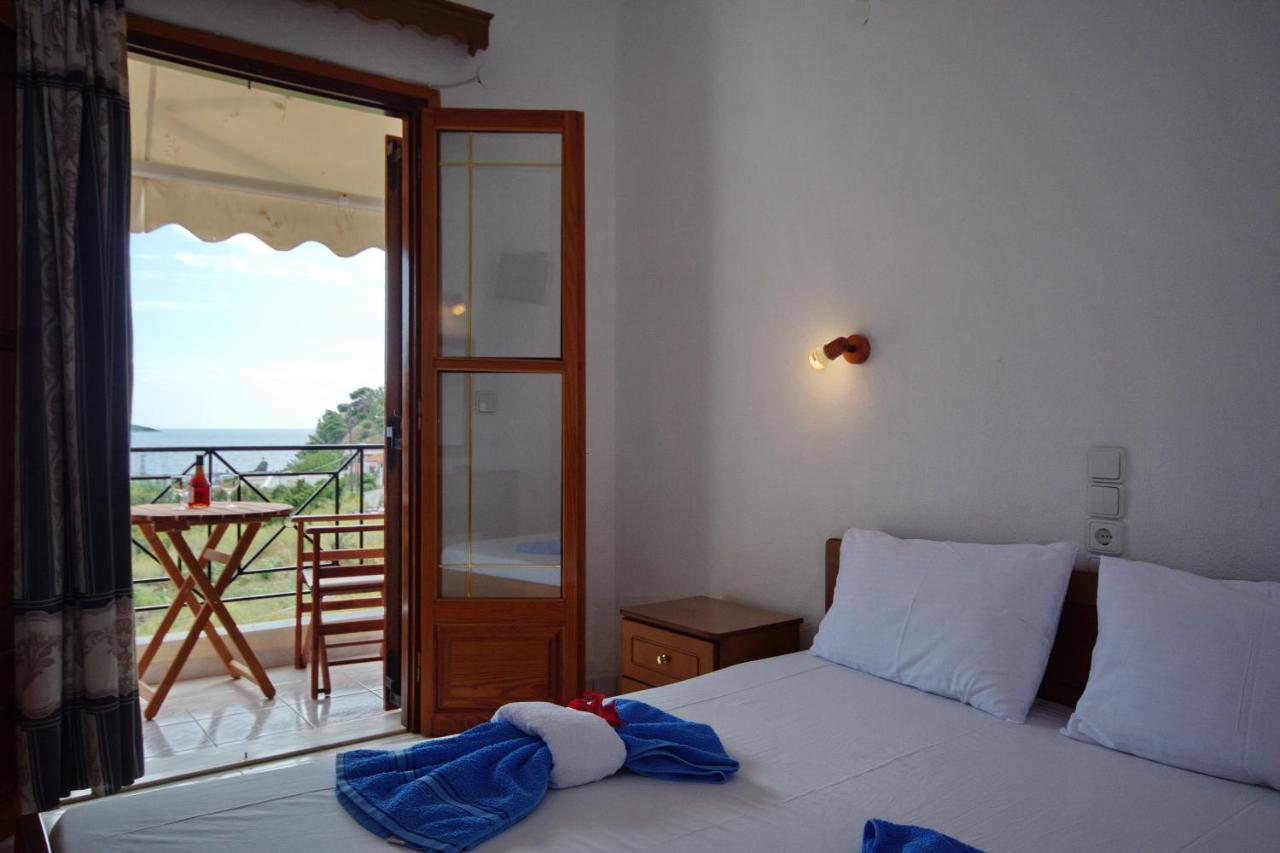 Nikis Rooms Kalamakia Exterior photo