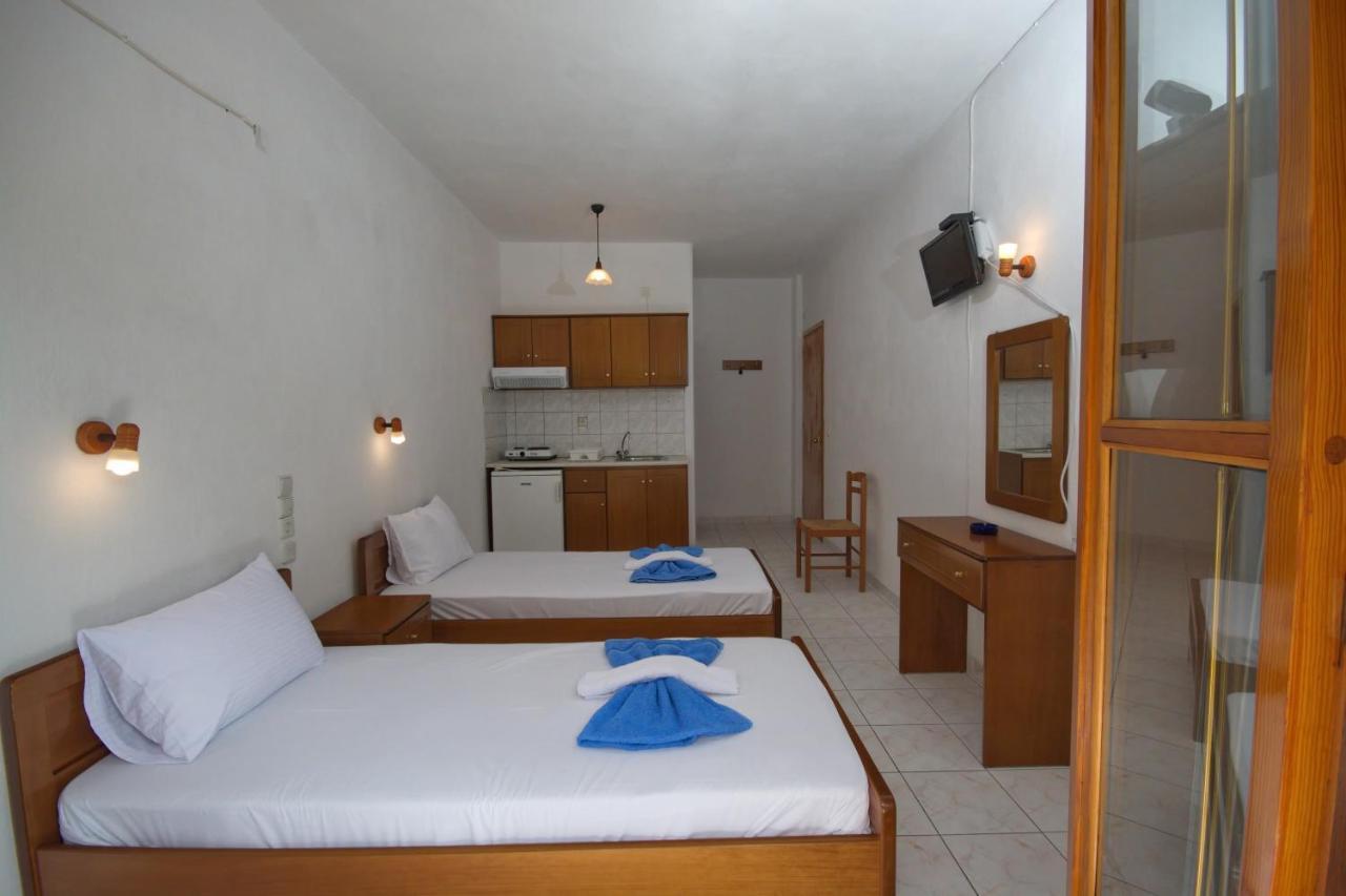 Nikis Rooms Kalamakia Exterior photo
