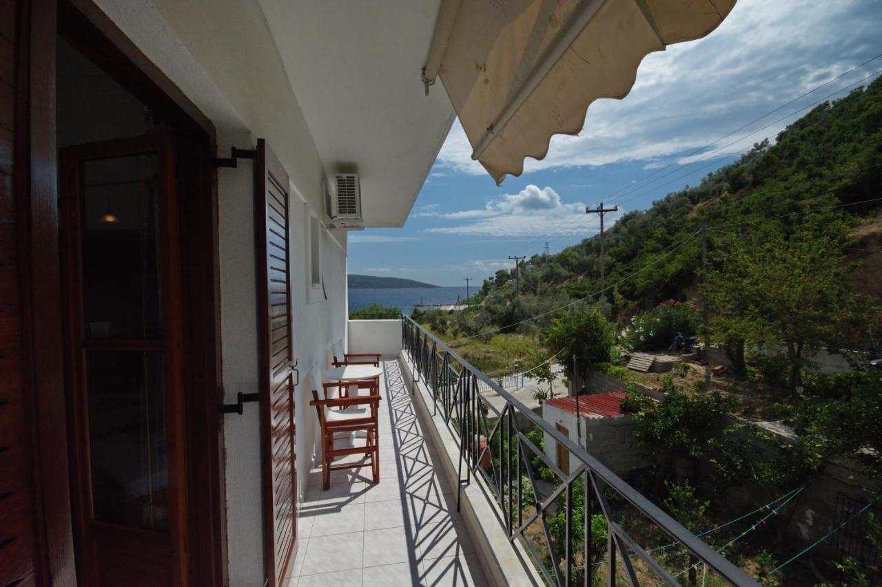 Nikis Rooms Kalamakia Exterior photo