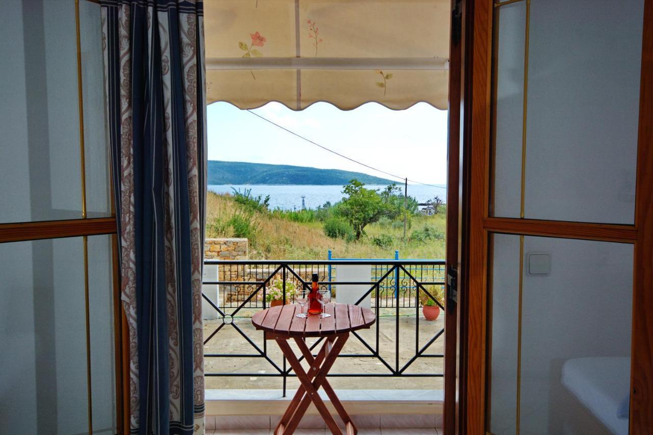 Nikis Rooms Kalamakia Exterior photo