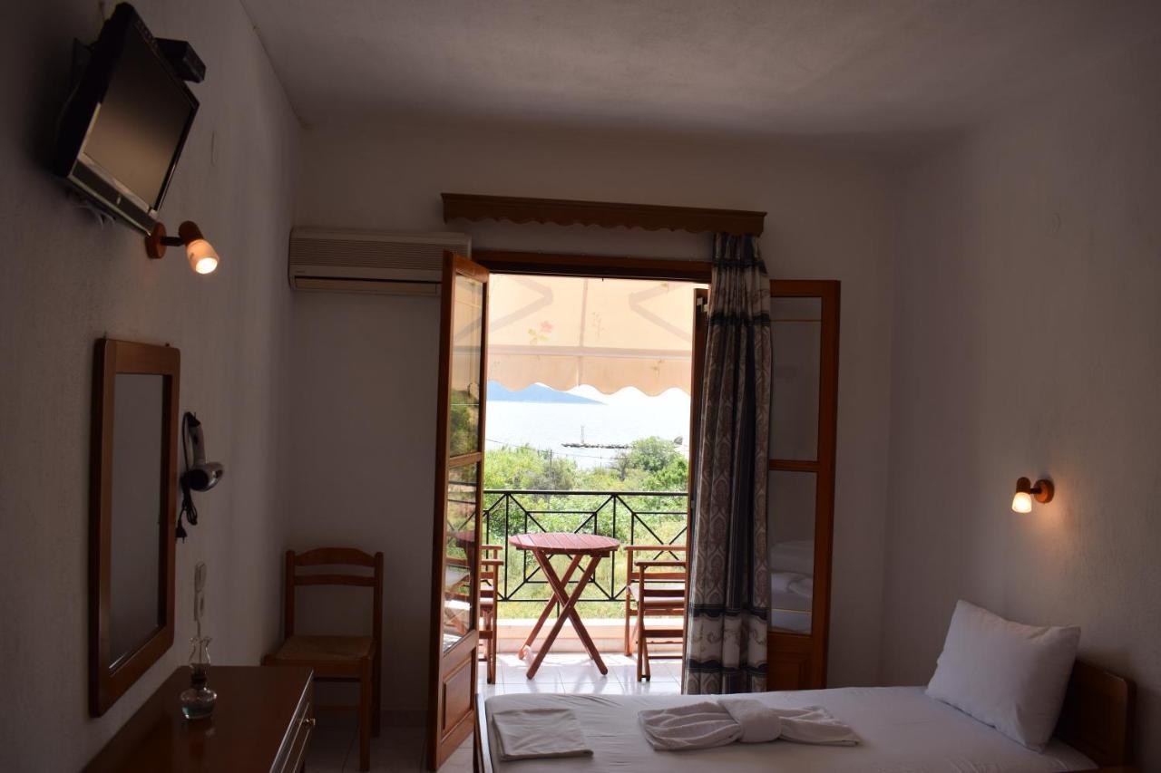 Nikis Rooms Kalamakia Exterior photo